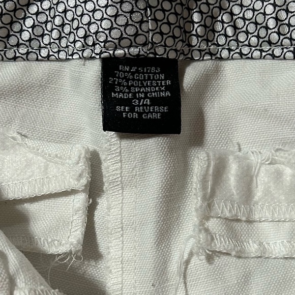 MAURICES White Dressy Wear to Work Stylish Bermuda Shorts SZ 3/4 - Picture 5 of 5